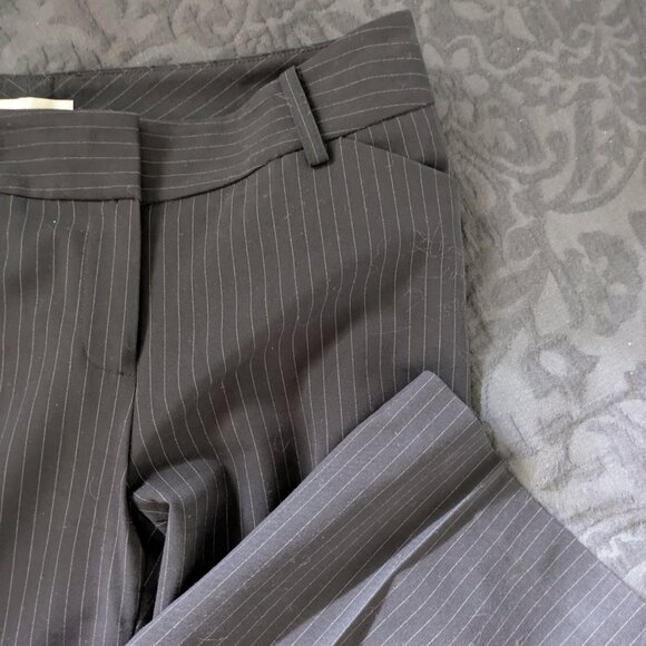 Tahari Women's Gray Striped Pantsuit - Women's Blazer Size 4, Pants Size 2 - Picture 8 of 12